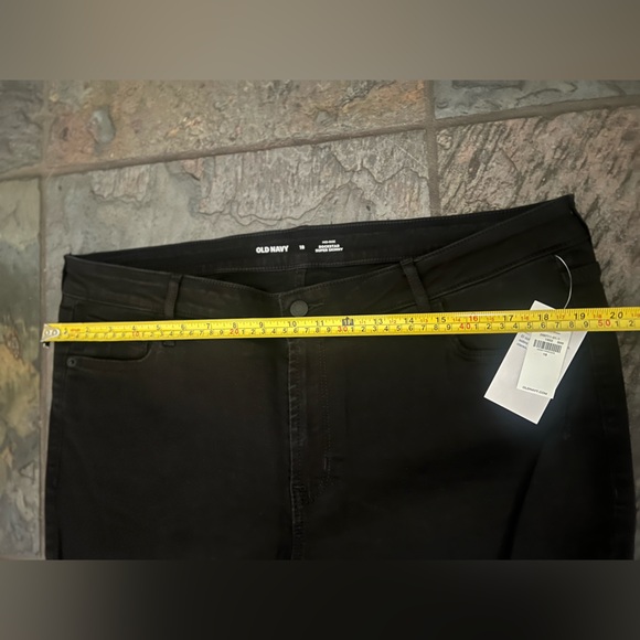 Old Navy - Rockstar Super Skinny mid rise black distressed jeans (NWT) - Picture 7 of 7